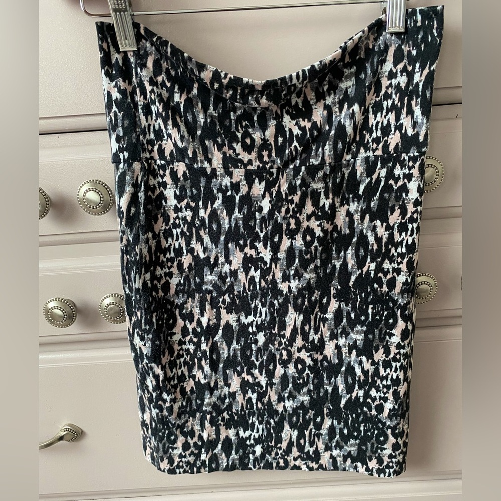 Black and soft mauve pink midi/ mini skirt . Bodycon size small